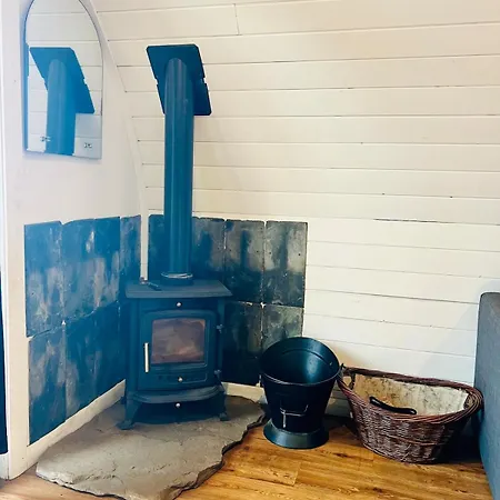 Welcome To The Pod Chalet Balnacart